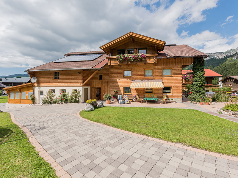 Außenansicht Almdorf Tirol